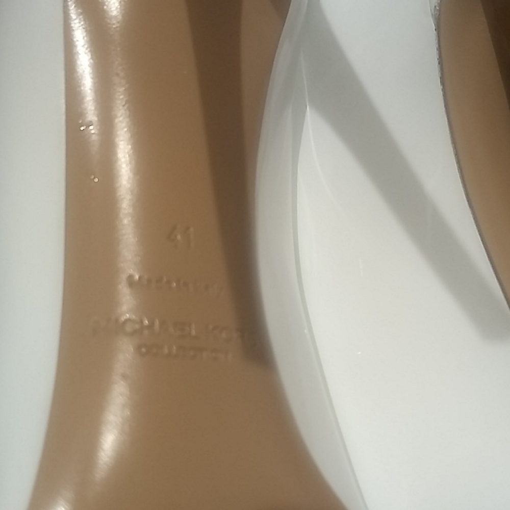 Michael Kors Collection Gretel Runway Pump - Picture 4 of 6